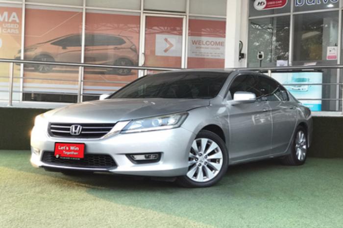  HONDA  ACCORD 2.0EL NAVI ปี 2013