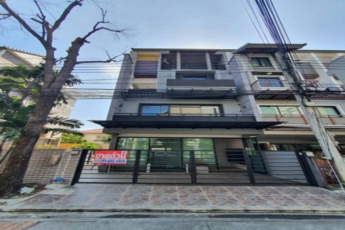 townhouse อารียา แมนดารีน่า สุทธิสาร 31 ตรว. 4ห้องนอน 8900000 THAI BAHT BIG SALE แปลงมุม