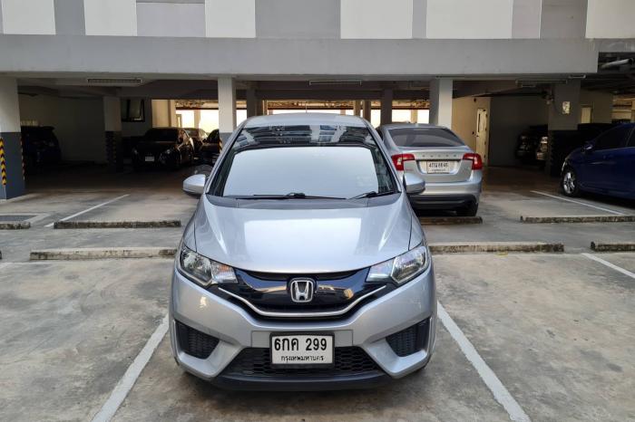 ขายรถ Honda Jazz จดทะเบียนปี 2017 เกียร์ออโต้ สีเทา 1500 CC