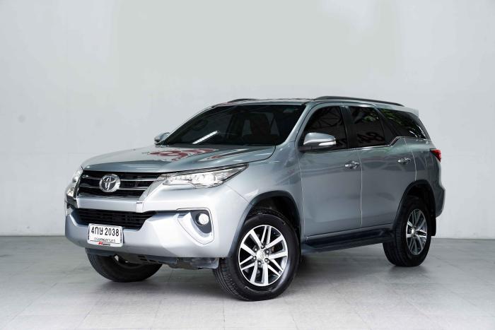 TOYOTA FORTUNER 2.8 V AT/4WD ปี2015